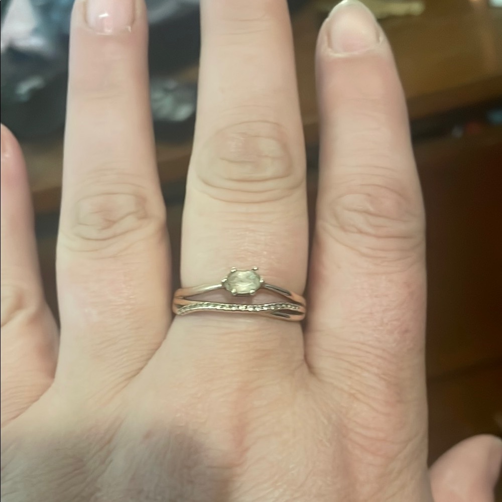 Elegant Gold and Silver Women's Ring